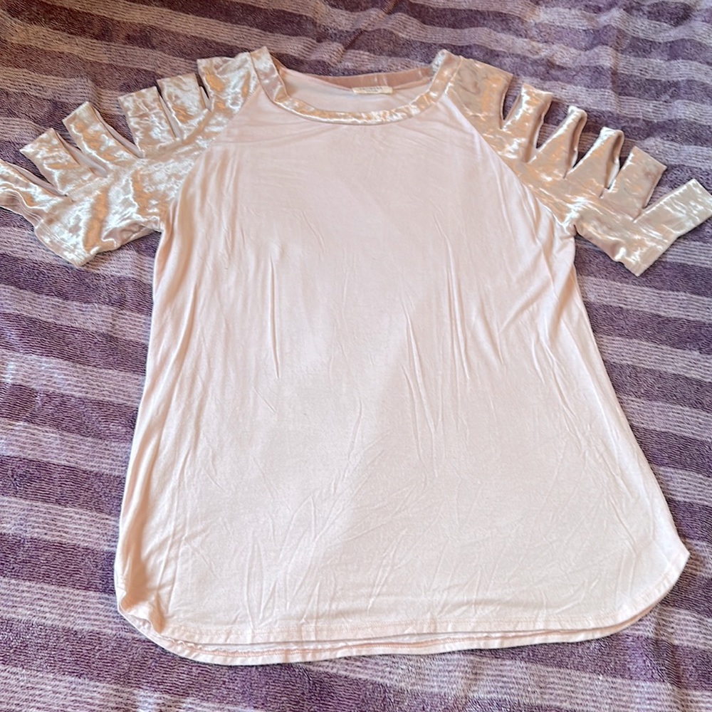 Top/Size Medium/Good condition